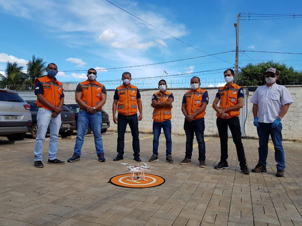 Equipe com drones
